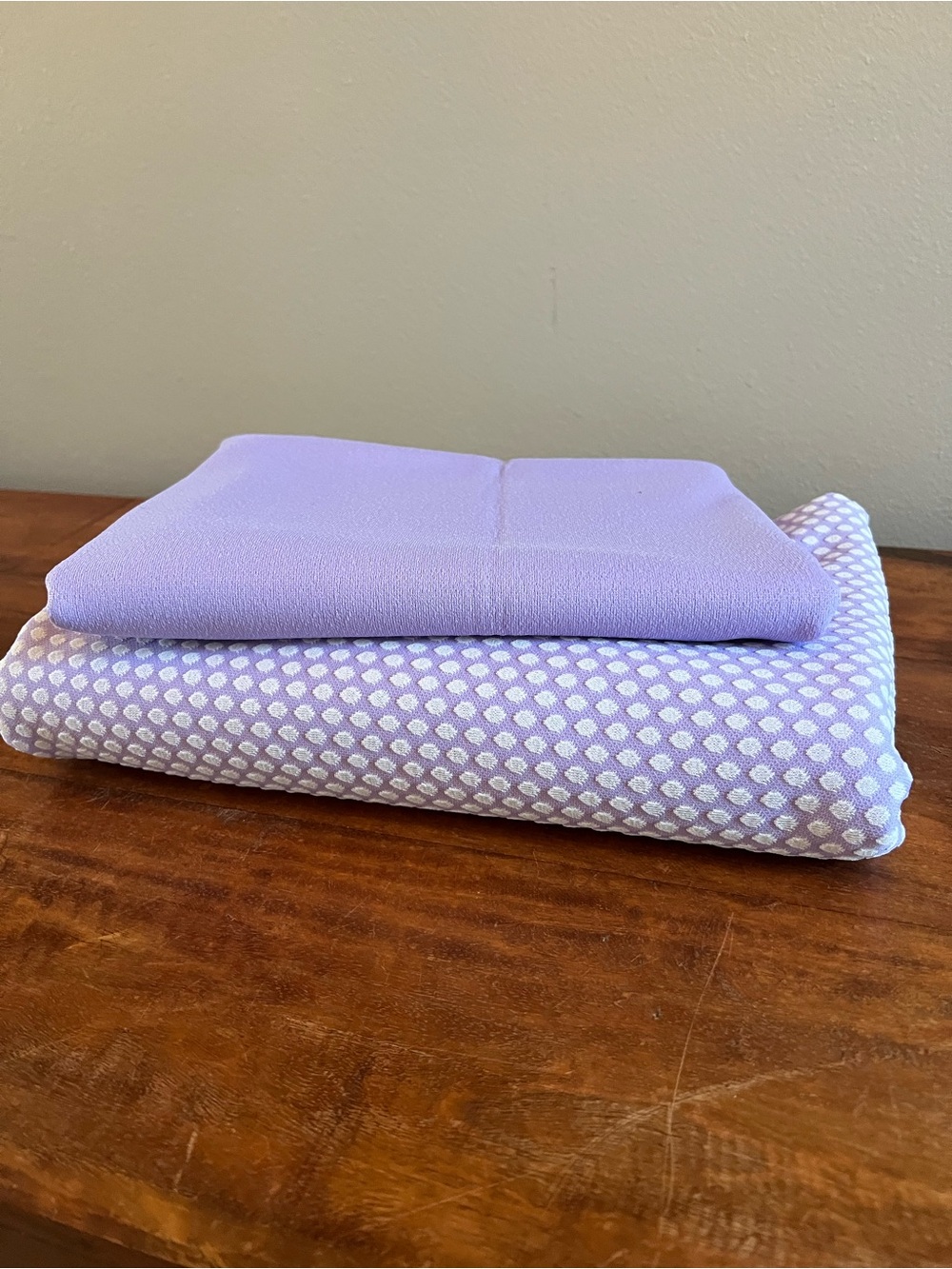 Vintage Fabric 1.5 Yards Lightweight Polyester Lavender Purple White Dots Sewing - Picture 5 of 7
